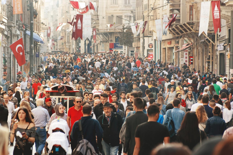 Suriye olayı biraz da muhalefet yüzünden iktidara yarıyor