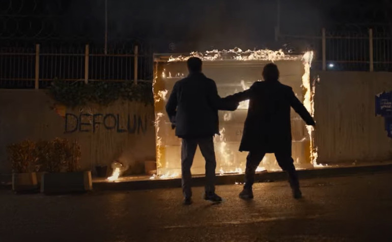 Annem Ankaraya ateş düştü... Zuhalin ekmek teknesi yandı