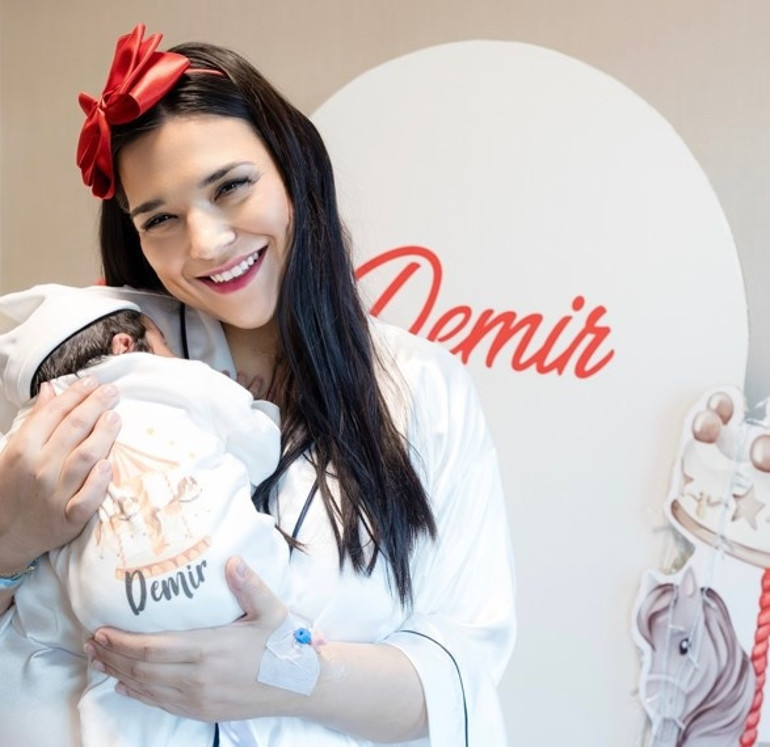 Ünlü şarkıcının büyük mutluluğu... İşte benim oğlum Demir