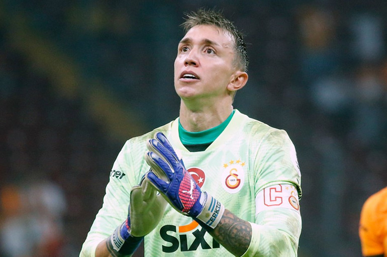 Fernando Muslera sürprizi Gidecek mi kalacak mı derken Galatasaray harekete geçti...