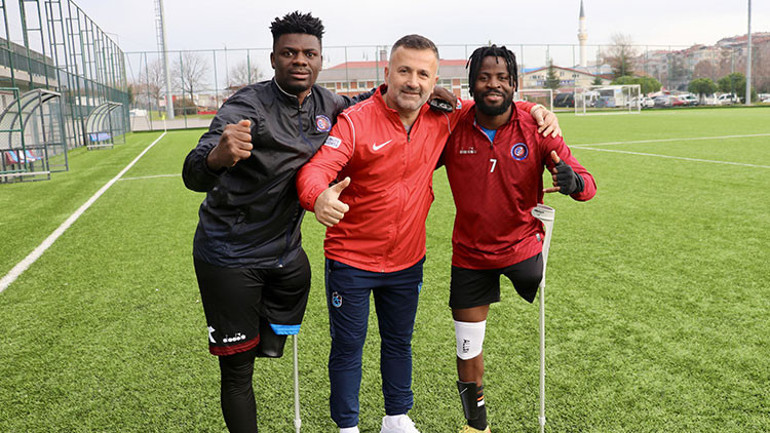 Bacağını kaybetti, futbolu bırakmadı