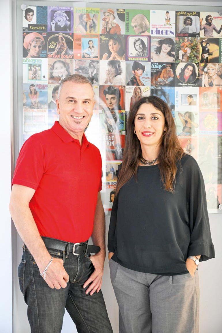 Nostaljik yıldızların yapımcısı Hakan Eren naftalinli şarkıları sandıktan çıkarıyor