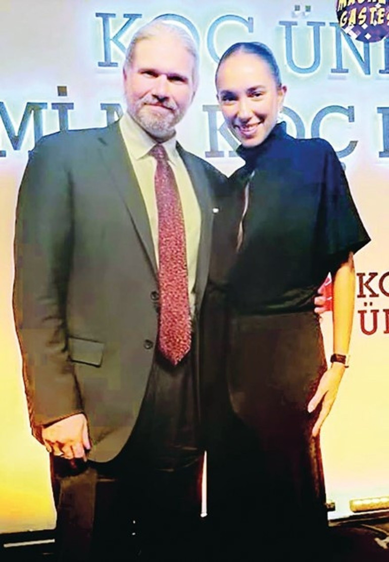 2024ün magazin olayları... 80 yaşından sonra baba oldu