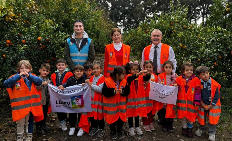 Bu mandalinalar umut ve dayanışmanın simgesi