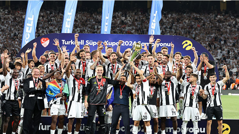 2024 yılında Beşiktaş toplam 5 kez teknik direktör değiştirdi