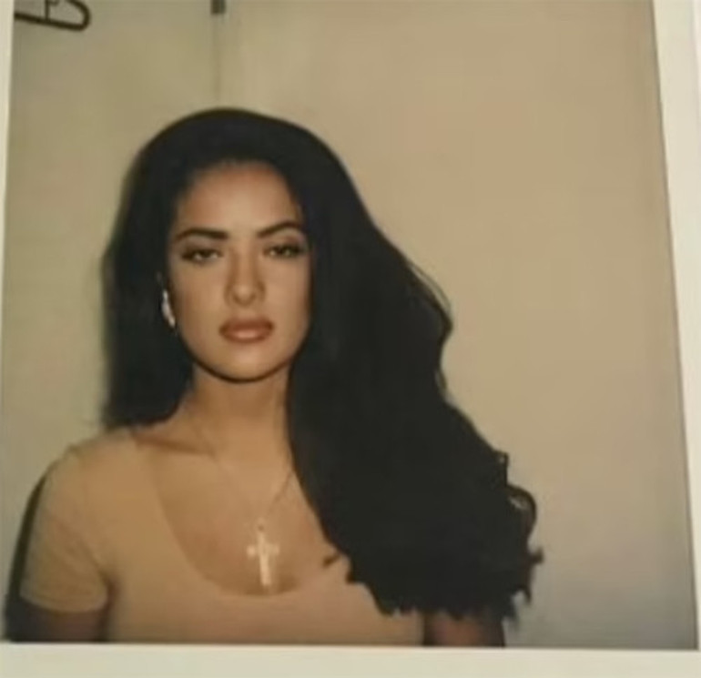 Geçmişini kimseden saklamıyor... Yılanlı dans ile şöhreti bulmuştu