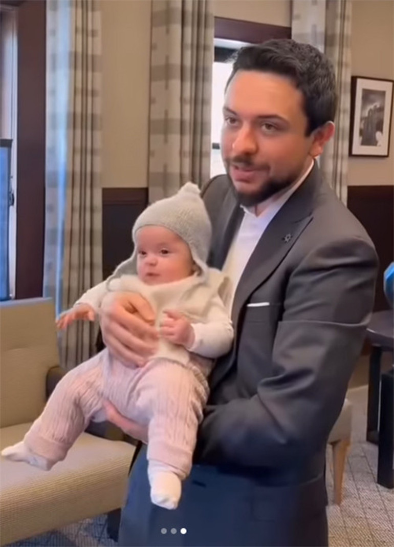 İlk kez baba oldu, sevinci bitmek bilmedi... Kızını işe bile götürdü