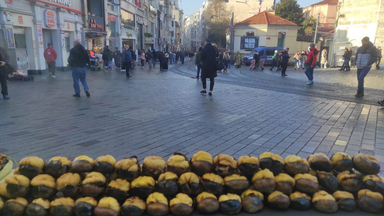 İstiklal Caddesinde yılbaşı hazırlıkları
