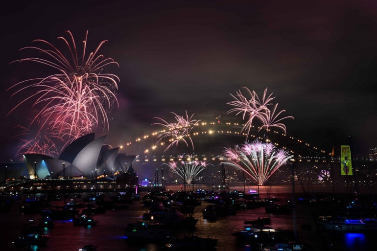 Yeni yıl kutlamaları başladı 2025 yılına ilk bu ülkeler girdi...