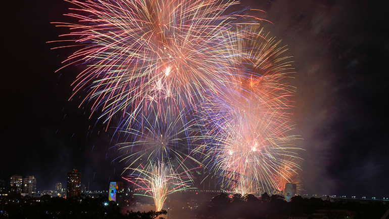 Yeni yıl kutlamaları başladı 2025 yılına ilk bu ülkeler girdi...