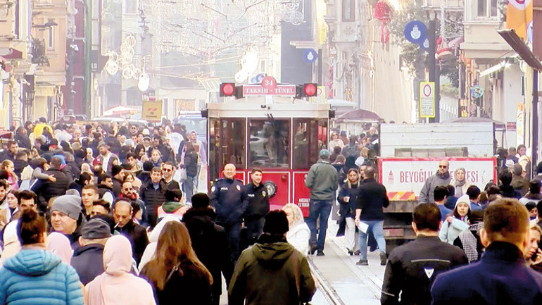 Hoş geldin yeni yıl: Neşe, umut ve coşkuyla karşıladık