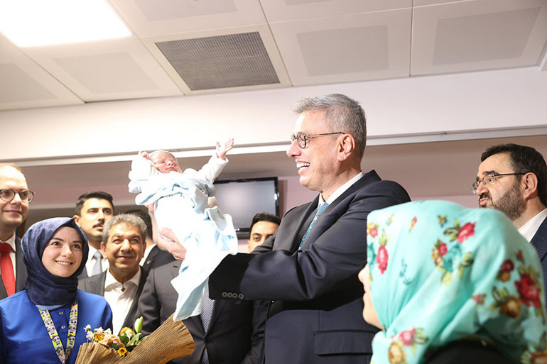 Yeni yılın ilk bebekleri: Adanada Umut, Vanda Eymen