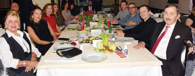 Yıkılmadım ayaktayım