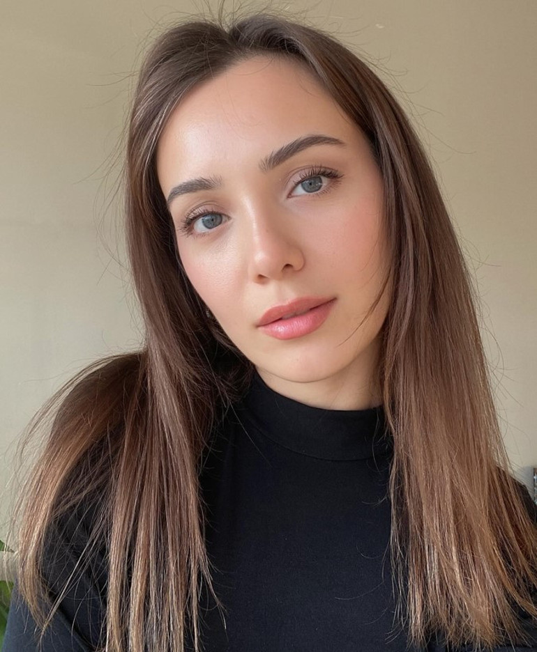 Yeni yılın ilk aşkı... Ünlü oyuncu gönlünü kendisinden 22 yaş küçük meslektaşına kaptırdı