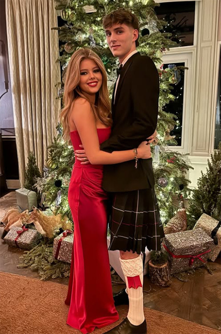 Ünlü sunucunun mutlu günü... Kızını böyle gördükçe yüzünde güller açtı