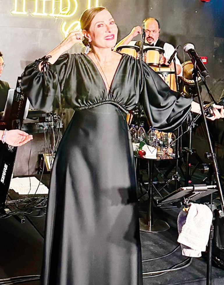 Sahnelerde 2025 coşkusu