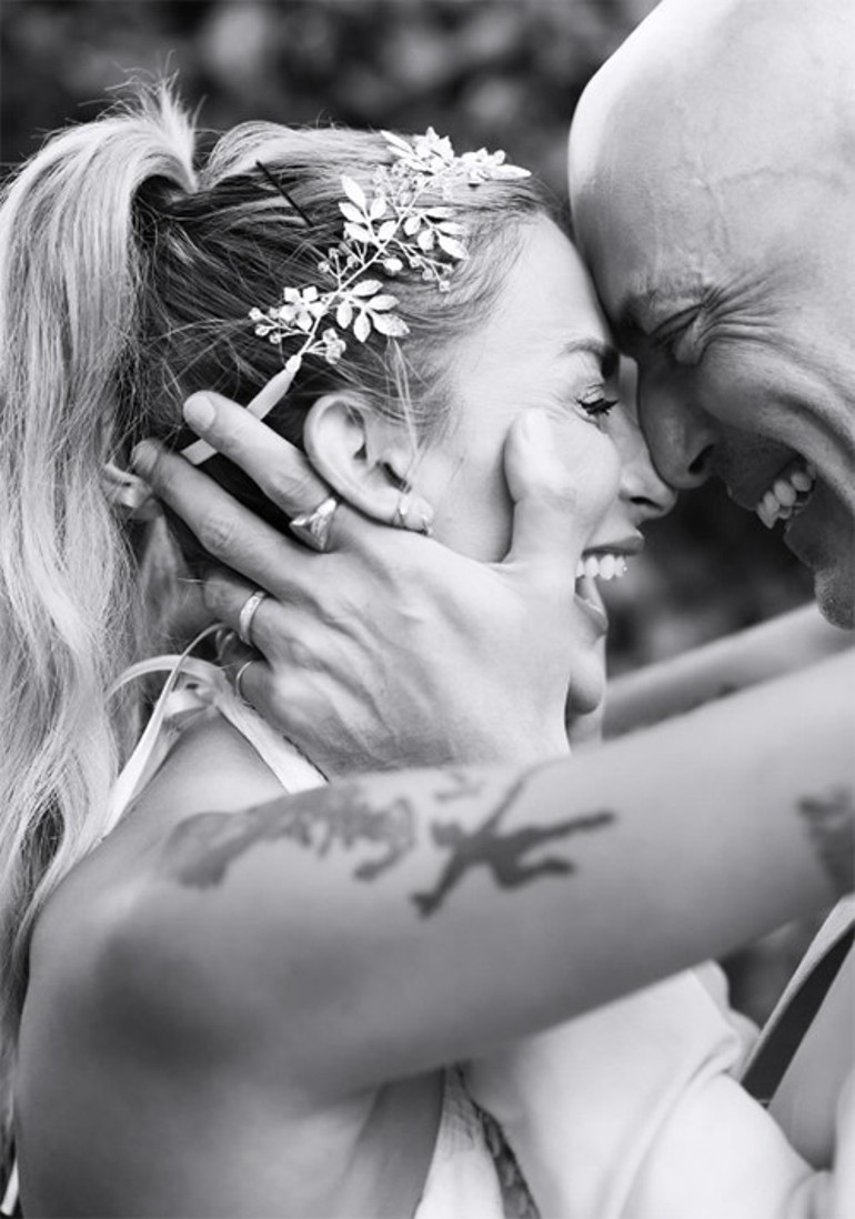 Dört ay önce gizli düğün yapmışlar... 23 yıllık arkadaşımla evlendim