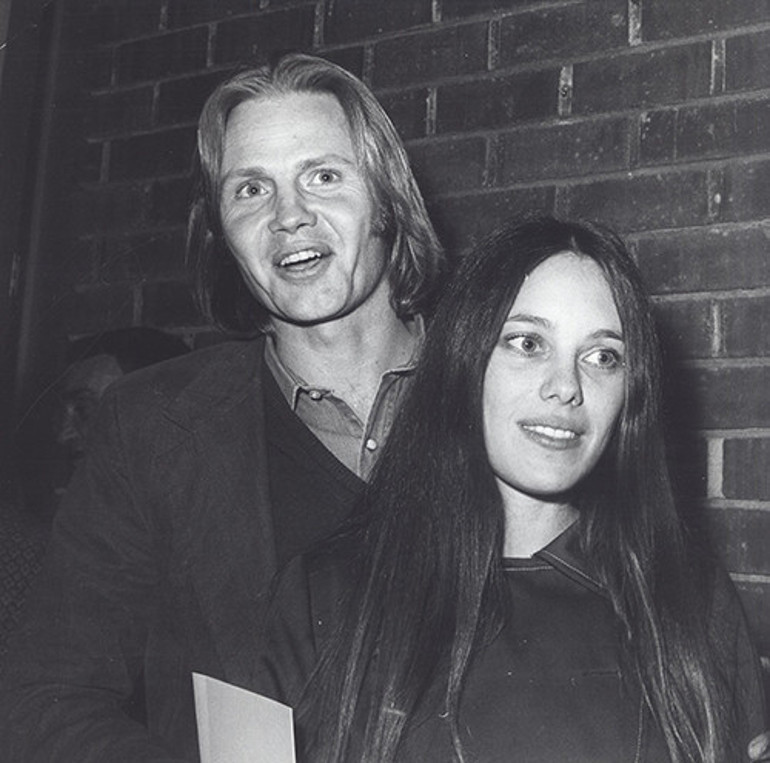 Dört ay önce gizli düğün yapmışlar... 23 yıllık arkadaşımla evlendim