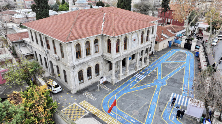 İstanbulun tarihi okulları