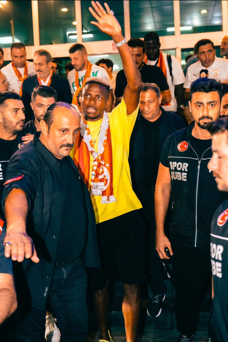 Dünya devlerinin tarihi takas planı Galatasaraylıları endişelendirdi: Victor Osimhenin yeni adresi...