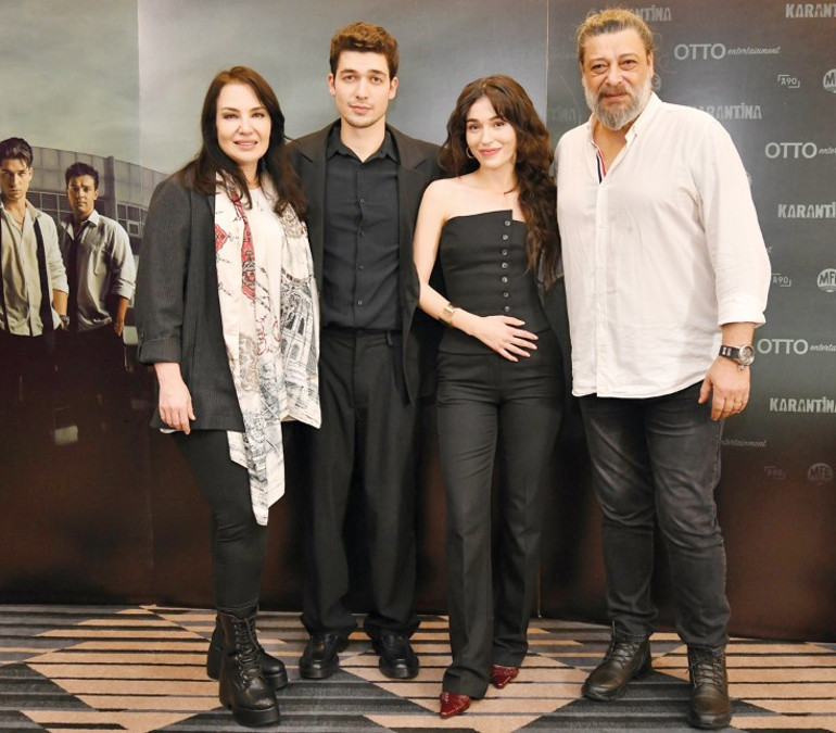 22 yaş küçük sevgilisiyle aşkını ilan etmişti.... Yaş eleştirisine yanıt