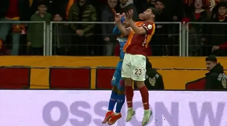 Galatasaray - Göztepe maçındaki tartışmalı pozisyonlara eski hakemlerden yorum: Penaltı verilmeliydi İptal edilen golde ofsayt...