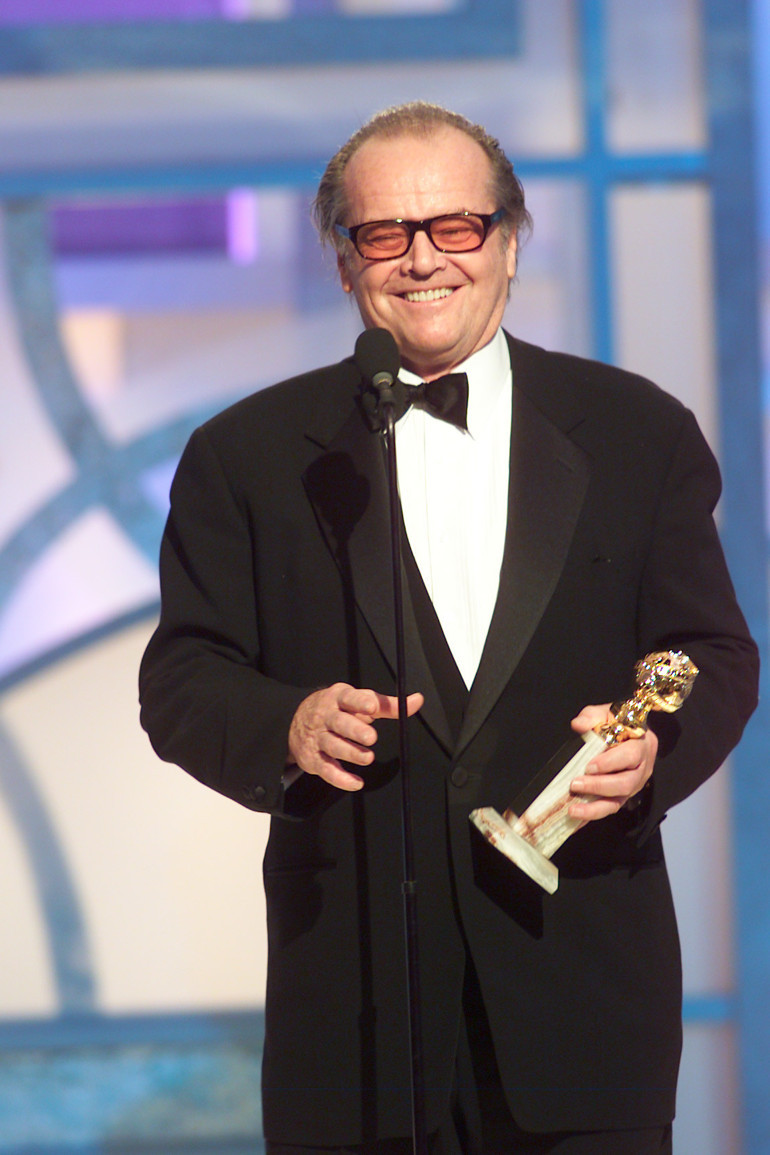 Hayranları sağlığından endişe ediyordu… Efsane oyuncu kızının yanında ortaya çıktı