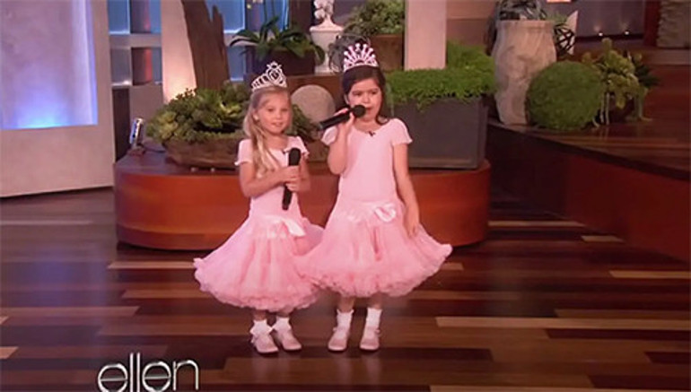 Ekranın pembe elbiseli küçük yıldızıydı... 21 yaşında ikinci bebeğini doğurdu