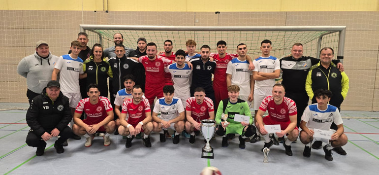 Gu-Türkspor’dan çifte kupa pozu