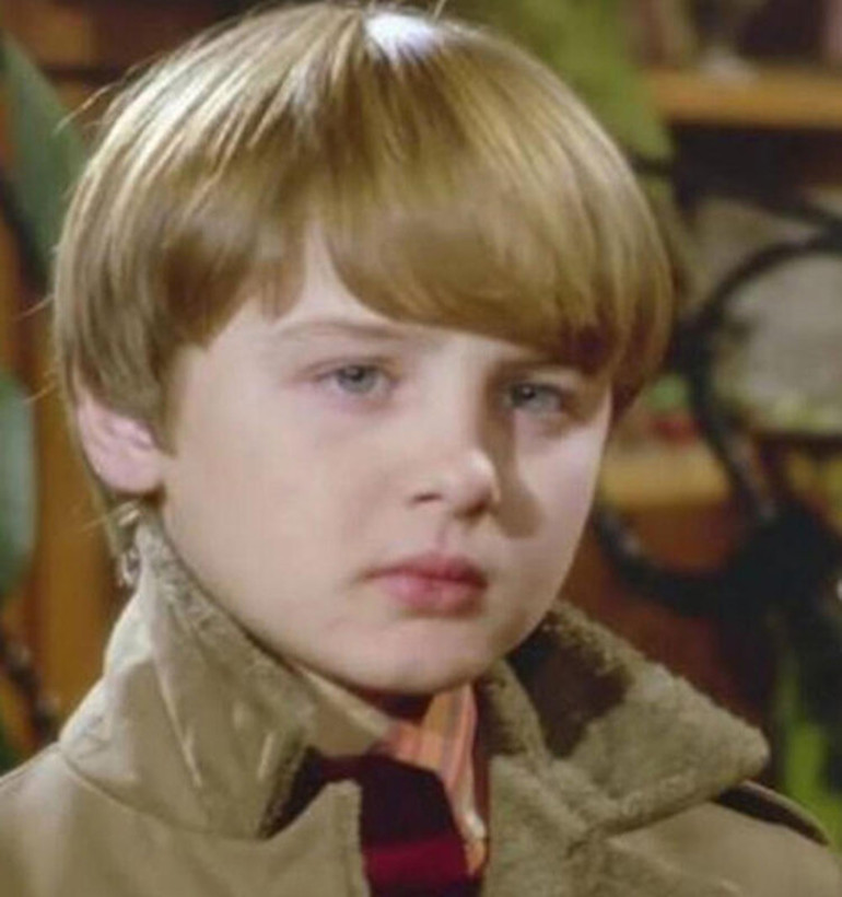 Rol yapmaktan çocukluğunu bile yaşayamamıştı... Güzel gözlerini Üsküdara bıraktı