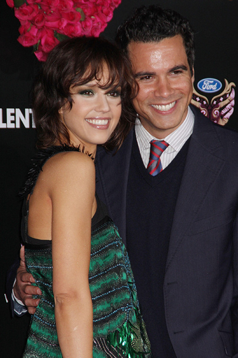 Ünlü çiftin mutluluğu mazide kaldı... 17 yıllık, üç çocuklu evlilik bitiyor... Yazık oldu bu büyük aşka