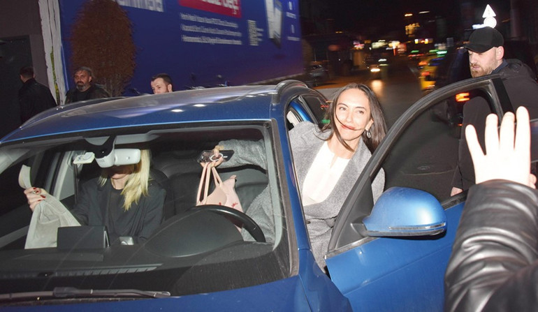 Duygu Sarışından aşk sorularına yanıt: Mutluyuz