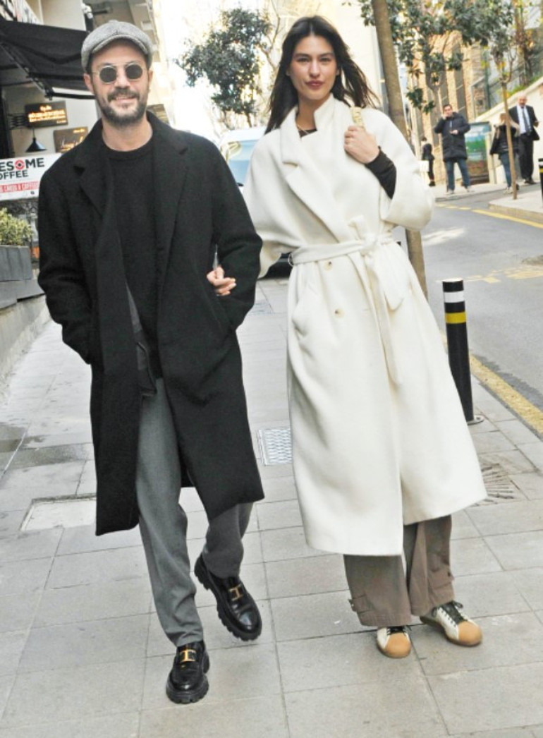 Duygu Sarışından aşk sorularına yanıt: Mutluyuz