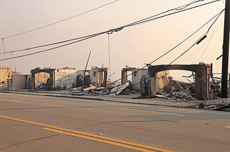 Servetinin yarısını eski karısına kaptırmıştı... Ünlü oyuncu işe gitti, döndüğünde artık bir evi yoktu... Eşyalarımın yükünden kurtuldum