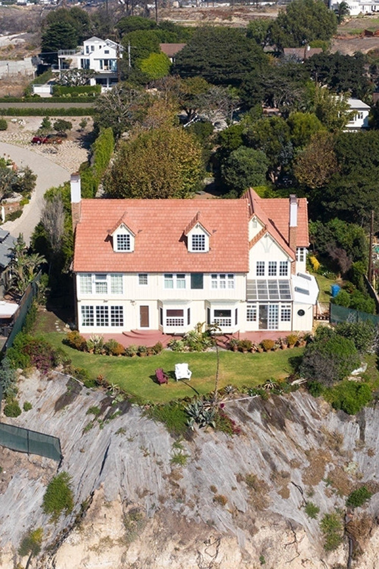 Servetinin yarısını eski karısına kaptırmıştı... Ünlü oyuncu işe gitti, döndüğünde artık bir evi yoktu... Eşyalarımın yükünden kurtuldum