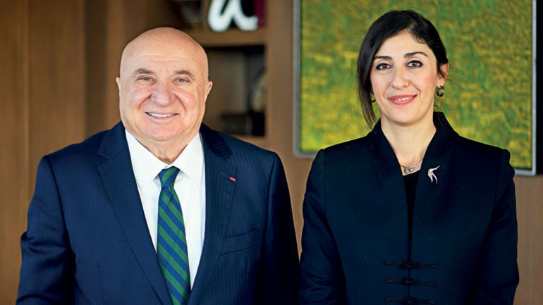 TAV Havalimanları kurucu ortağı Sani Şener: Durursak beyin çürümesi yaşarız