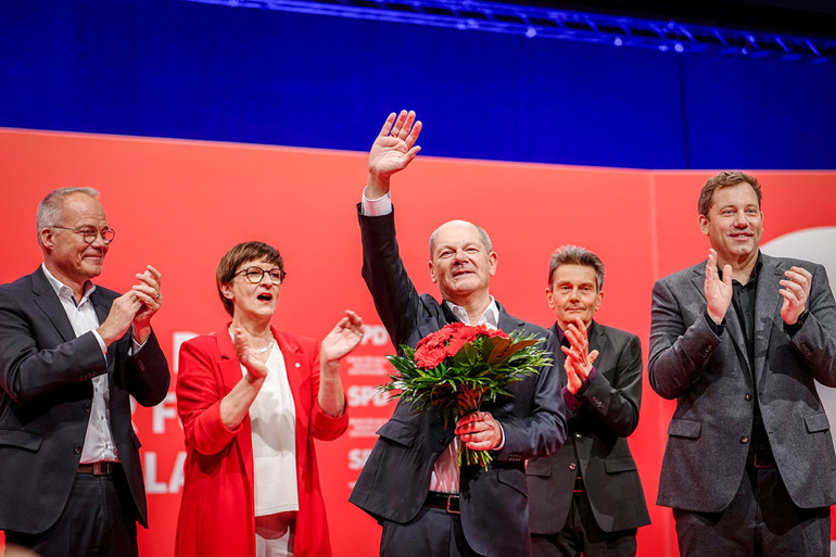 Scholz’a ve Weidel’e tam destek