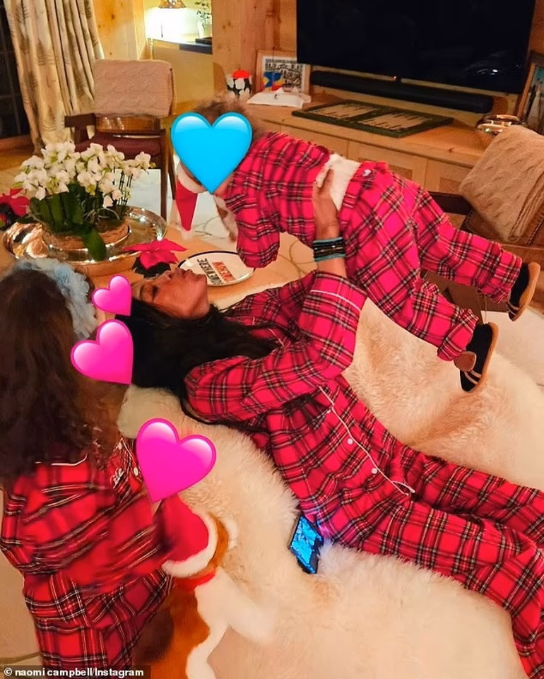 Hiç hamile kalmadı ama 50 yaşından sonra iki kez anne oldu… Ünlü model çocuklarının babasını açıklamıyor