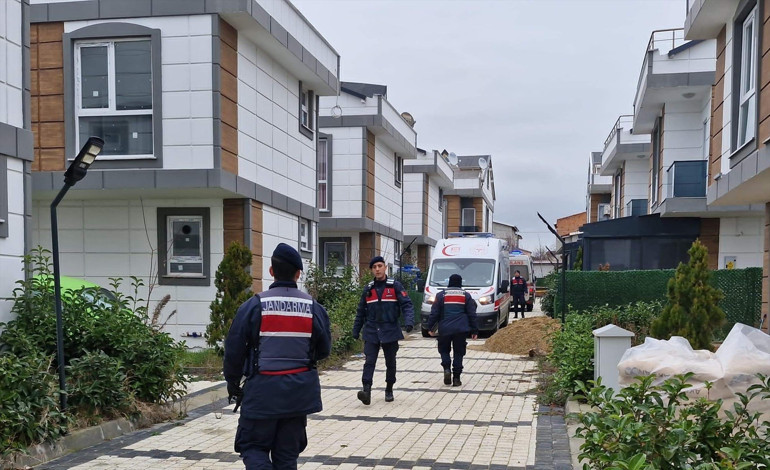 Tekirdağda villada vahşet Anne ve 7 yaşındaki kızı ölü, baba ise ağır yaralı bulundu... Mektup bırakıp akrabalarını aramış
