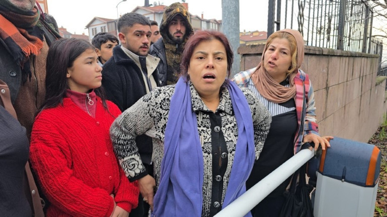 Karabükteki kuyumcuyu soyanlar adliyeye getirildi... Sanık kardeşlerin annesinden dikkat çeken sözler