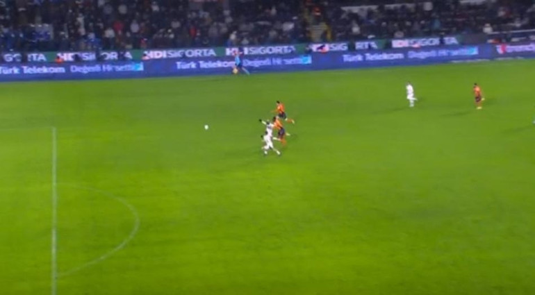 Trio ekibi Başakşehir-Galatasaray maçındaki hakem kararlarını değerlendirdi 2 kırmızı kart, 1 penaltı verilmedi