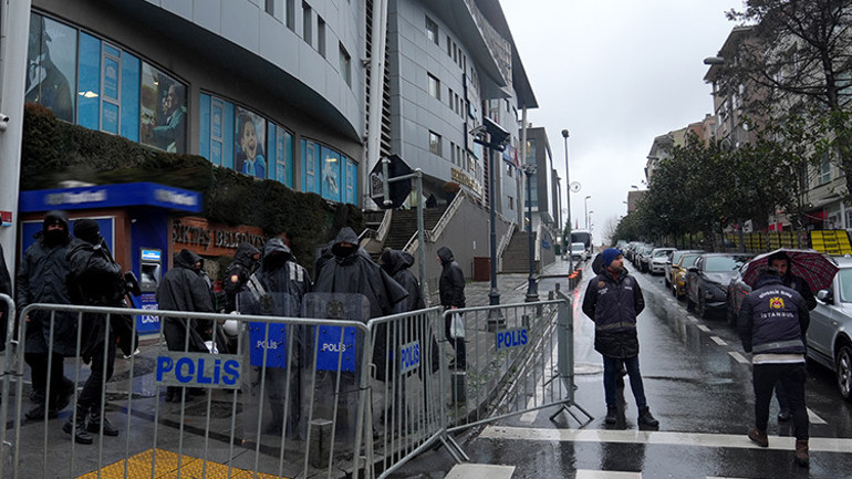 Beşiktaş Belediyesinde ihale yolsuzluğu soruşturması | Gözaltına alınan Belediye Başkanı Rıza Akpolat, sağlık kontrolüne getirildi