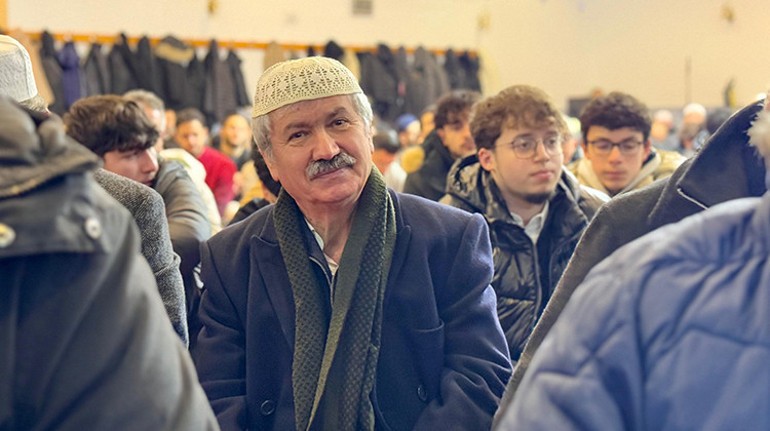 Almanya’da gençler sabah namazında buluştu