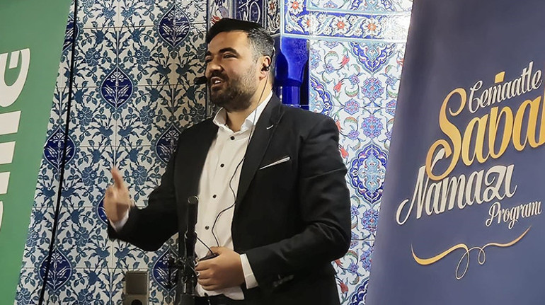 Almanya’da gençler sabah namazında buluştu
