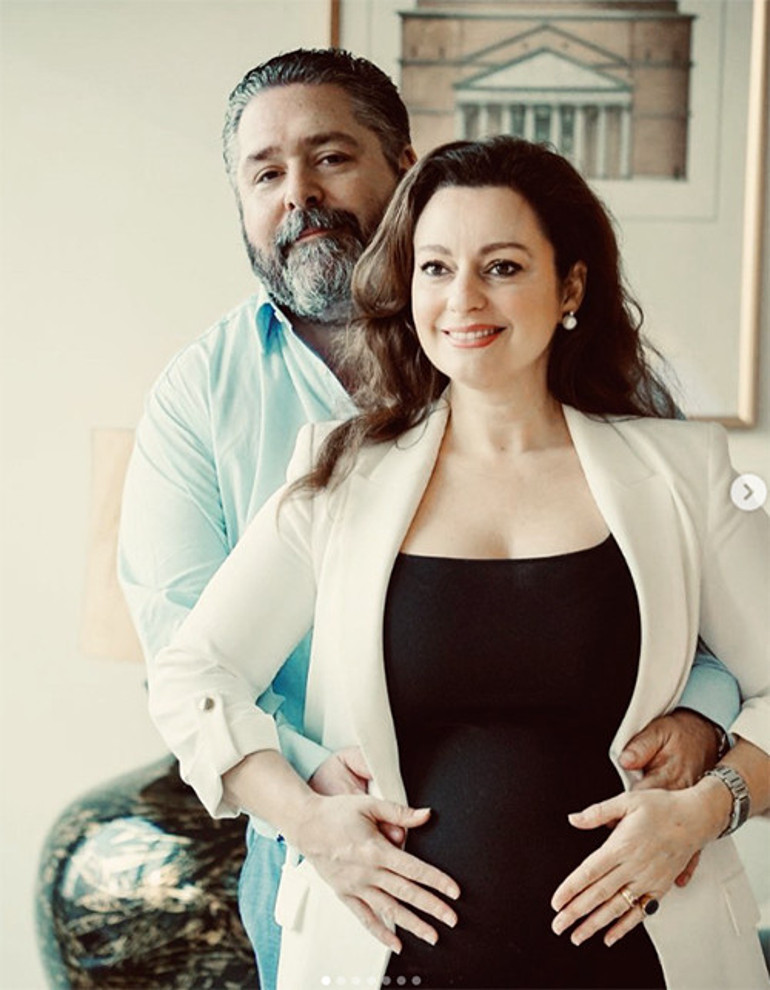 Masal gibi bir düğünle evlenmişlerdi... Bir bebeğimiz daha olacak