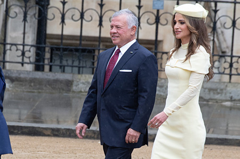 Bu poz düğünden iki yıl önce çekildi... Çocukları büyütüp evlendirdi... Artık torunu bile var