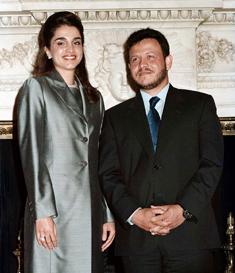 Bu poz düğünden iki yıl önce çekildi... Çocukları büyütüp evlendirdi... Artık torunu bile var