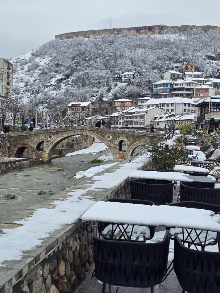 Kosova beyaza büründü