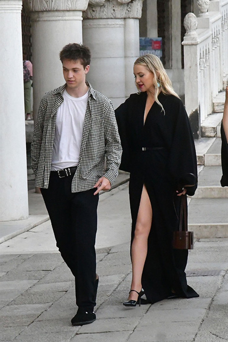 Kardeş gibi birlikte büyüdüler... İyi ki erkenden doğurmuşum seni... Mutlu yıllar güzel oğlum