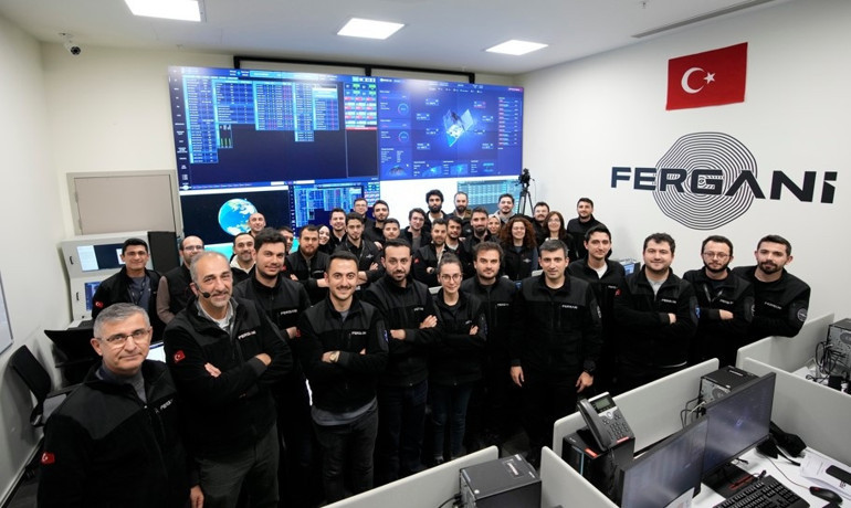 Fergani Uzayın ilk uydusu uzaya fırlatıldı İşte o anlar... Selçuk Bayraktardan ilk açıklama